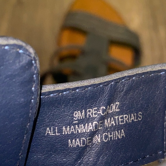 Relativity Womens Sandals 9M Blue Gray 3 Strap Faux Leather Adjustable Comfort - Picture 7 of 9